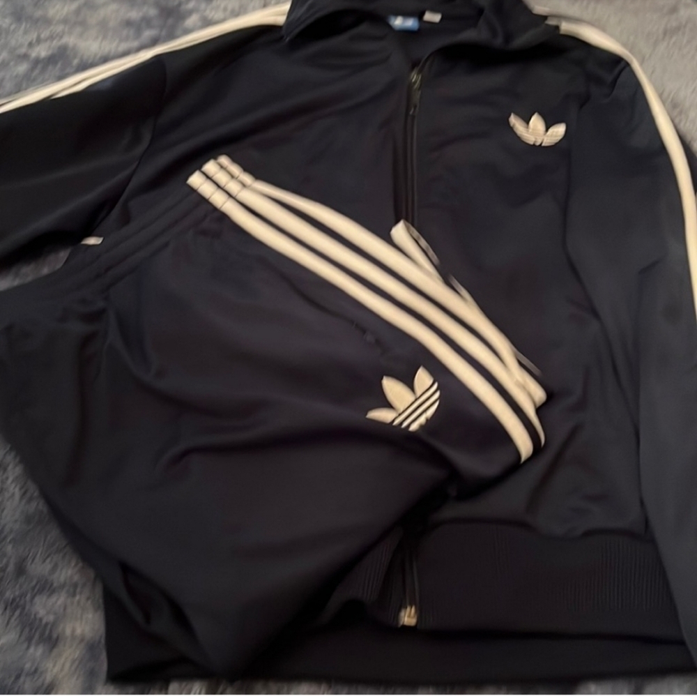 Mens adidas navy/white xl track suit